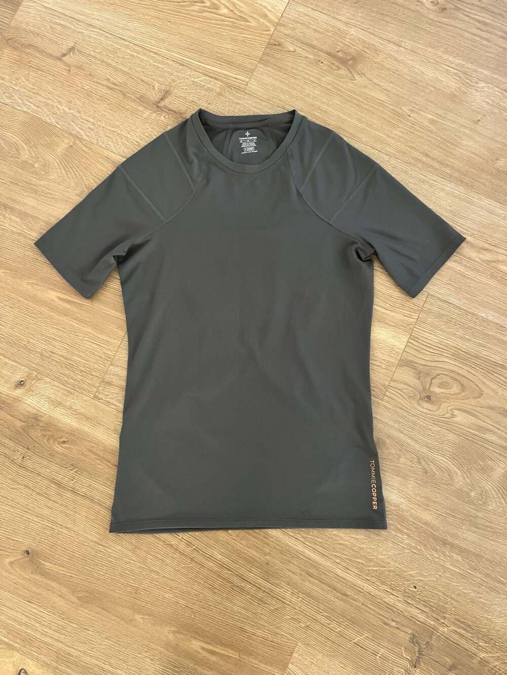 Tommie Copper Shoulder Support Shirt Size M Gray Athletic Compression